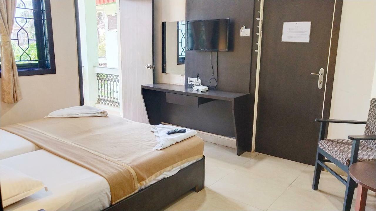 Hotel Amigo Plaza Colva Exterior foto